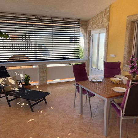 Apartements Delfin Vir Bagian luar foto