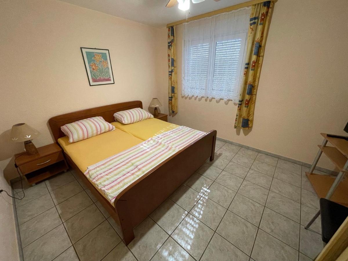 Apartements Delfin Vir Bagian luar foto