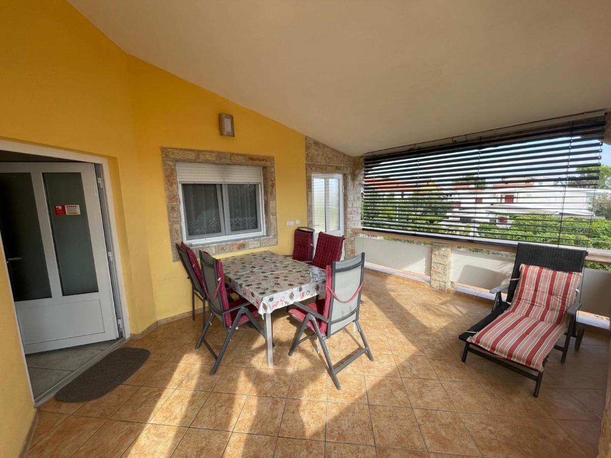 Apartements Delfin Vir Bagian luar foto