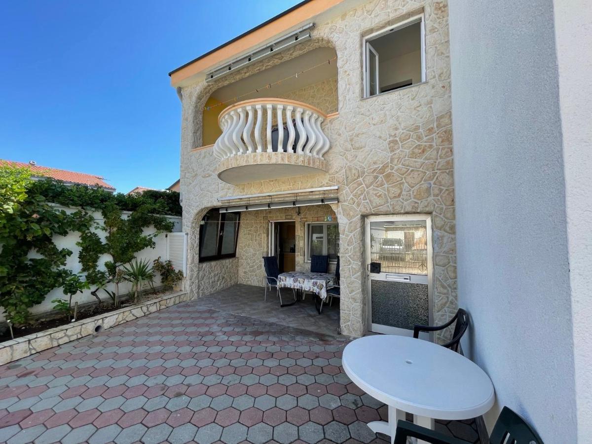 Apartements Delfin Vir Bagian luar foto