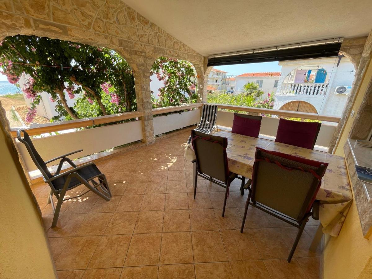 Apartements Delfin Vir Bagian luar foto