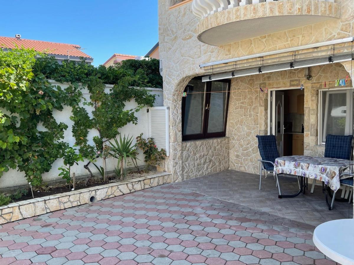 Apartements Delfin Vir Bagian luar foto