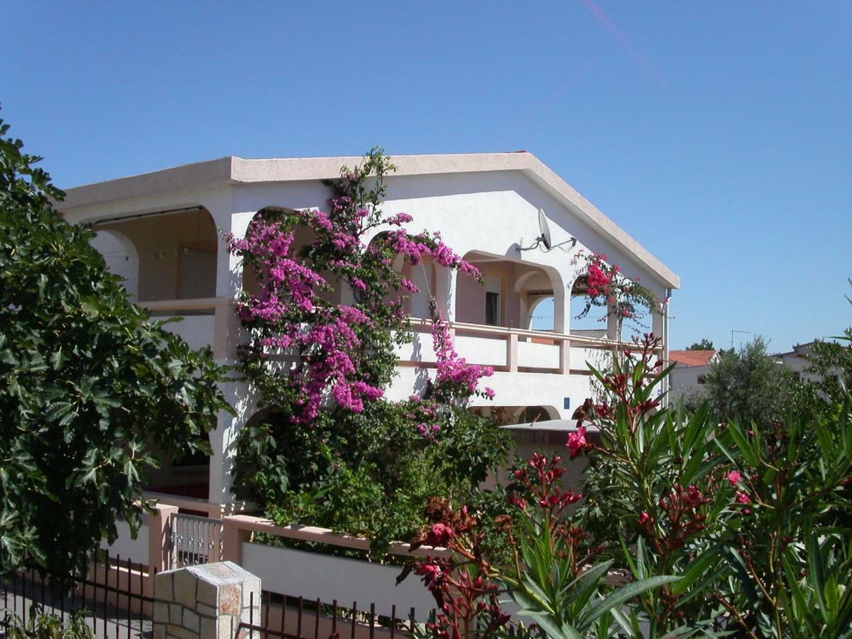 Apartements Delfin Vir Bagian luar foto