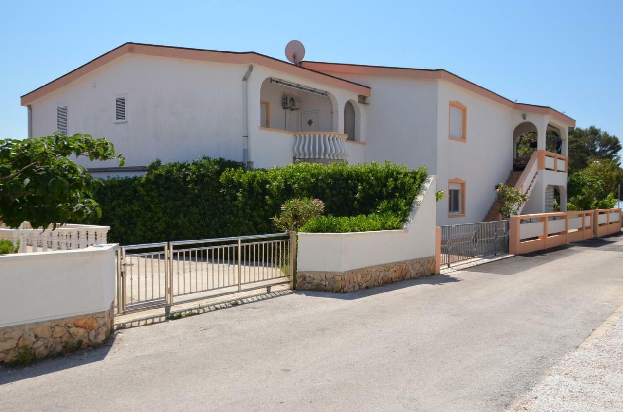 Apartements Delfin Vir Bagian luar foto